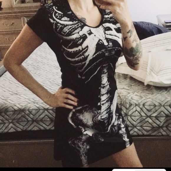 🆕 SPOOKY SKELETON DRESS - Picture 4 of 7